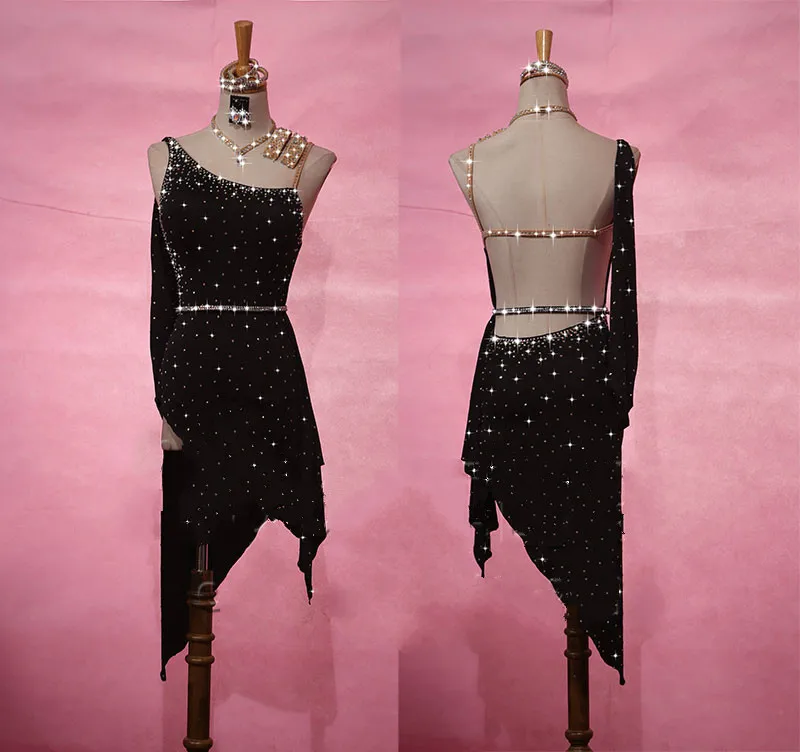 Shiny Rhinestone Female Latin Dance Skirt High-end Custom Sexy Shine Starry Rumba Latin Dress Women Performance Clothing
Shiny Rhinestone Female Latin Dance Skirt High-end Custom Sexy Shine Starry Rumba Latin Dress Women Performance Clothing