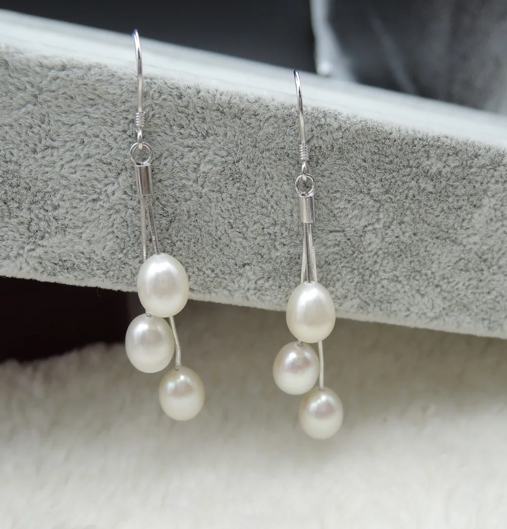 HIGH QUALITY PEARL EARRING,100% nature freshwater AAAAA pearl earring with 100% 925 silver hook --
HIGH QUALITY PEARL EARRING,100% nature freshwater AAAAA pearl earring with 100% 925 silver hook --