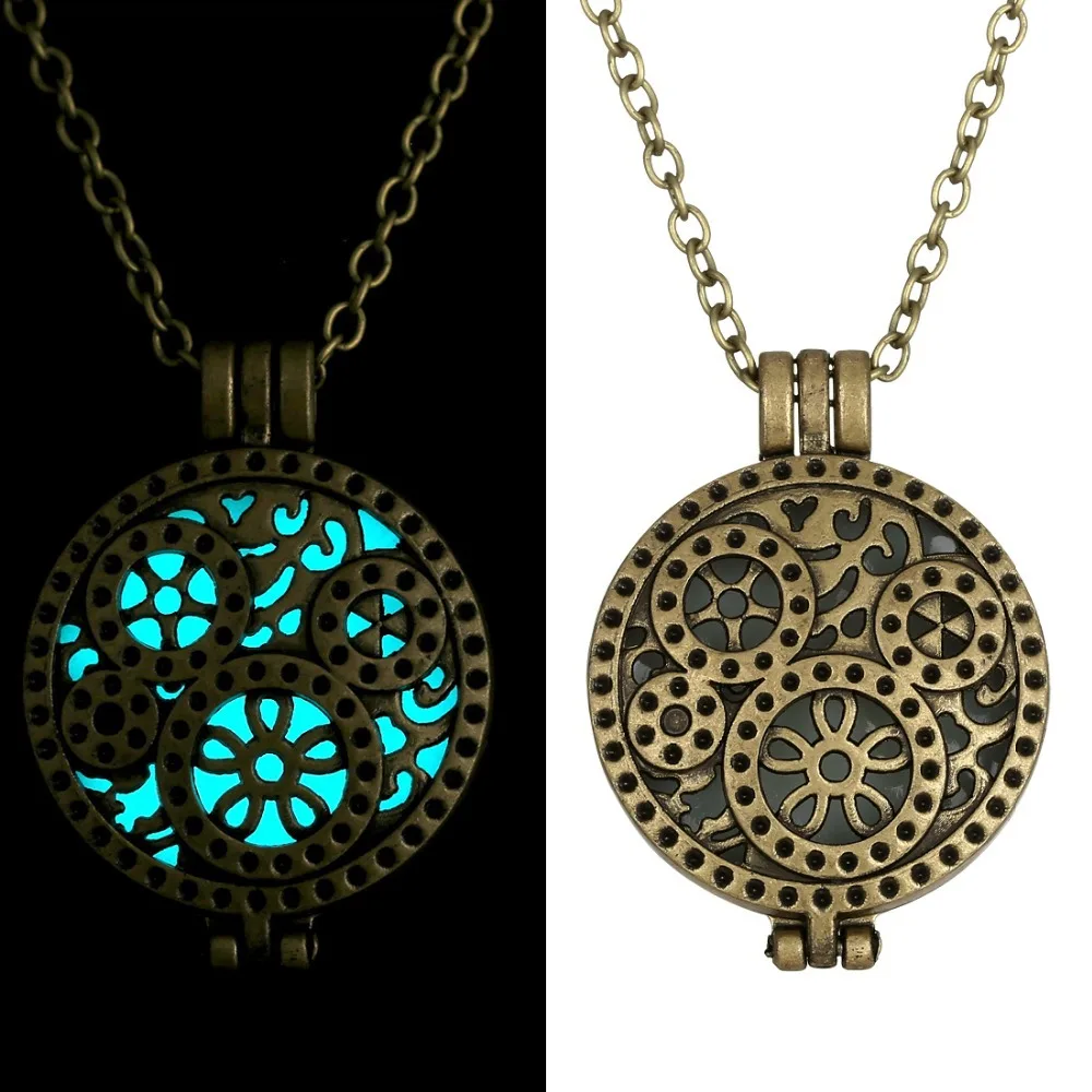 Glowing Necklace Glow In The Dark Vintage Necklace Large Locket 2015 Women Glowing Jewelry necklaces & pendants (Color Random)
Glowing Necklace Glow In The Dark Vintage Necklace Large Locket 2015 Women Glowing Jewelry necklaces & pendants (Color Random)