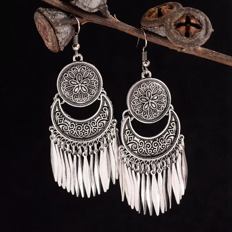 2019 Ethnic Silver Alloy Tassel Indian Earrings Round Moon Earrings Female Carved Bohemia Earrings Orecchini Etnici HQE334
2019 Ethnic Silver Alloy Tassel Indian Earrings Round Moon Earrings Female Carved Bohemia Earrings Orecchini Etnici HQE334