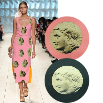 3 d gold printing imported chemical fiber fabrics fabrics in the spring and autumn fashion DIY clothing material pictures
3 d gold printing imported chemical fiber fabrics fabrics in the spring and autumn fashion DIY clothing material pictures