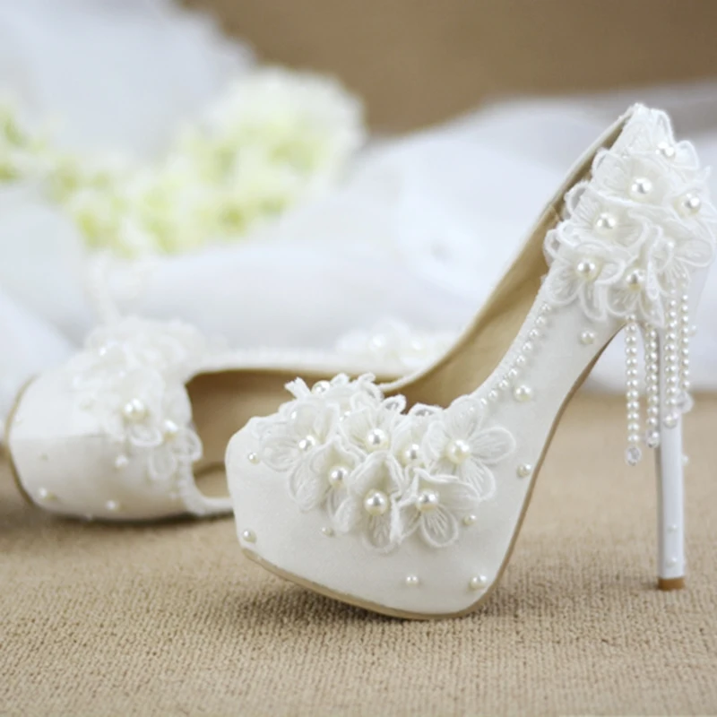 2019 flower rhinestone fringed bride wedding shoes single shoes princess lace high heel women's shoes
2019 flower rhinestone fringed bride wedding shoes single shoes princess lace high heel women's shoes