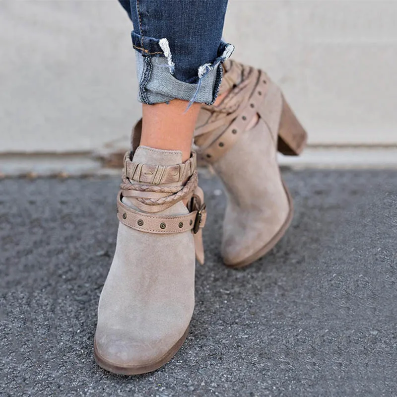2018 Women Autumn Buckle Strap Rivet Zip Chunky Heels Ankle Boots Female Fashion High Shoes Ladies Plus Size Casual Footwear
2018 Women Autumn Buckle Strap Rivet Zip Chunky Heels Ankle Boots Female Fashion High Shoes Ladies Plus Size Casual Footwear