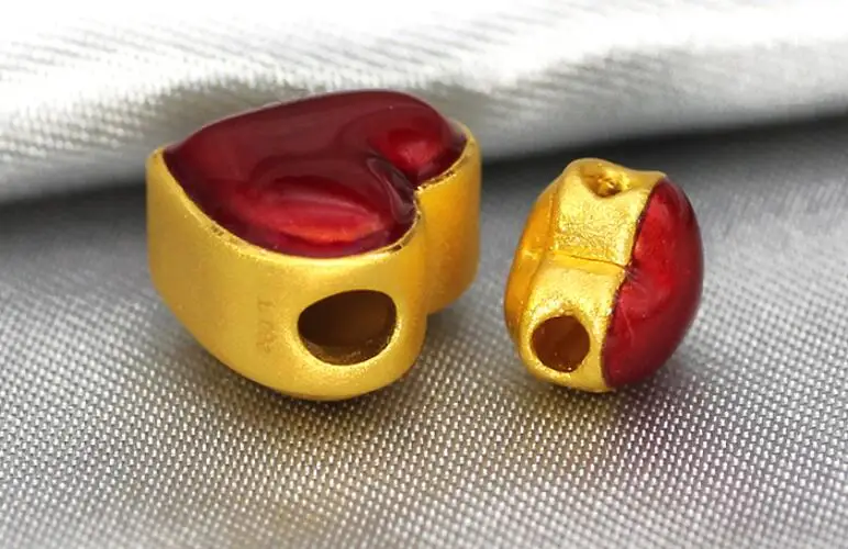 1PCS Pure 24K Yellow Gold Pendant Woman's Lucky Fortune Red Paint Loving Heart Pendant For Friend Lover
1PCS Pure 24K Yellow Gold Pendant Woman's Lucky Fortune Red Paint Loving Heart Pendant For Friend Lover