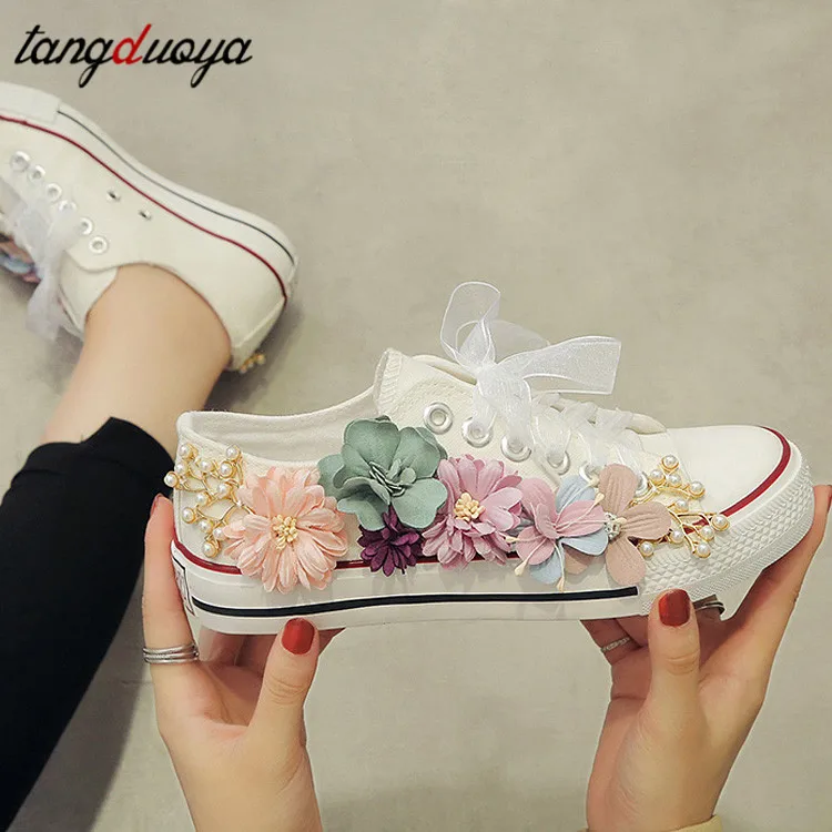 white black sneakers women casual shoes comfortable flats shoes women platform canvas shoes sneakers flowers zapatos de mujer
white black sneakers women casual shoes comfortable flats shoes women platform canvas shoes sneakers flowers zapatos de mujer