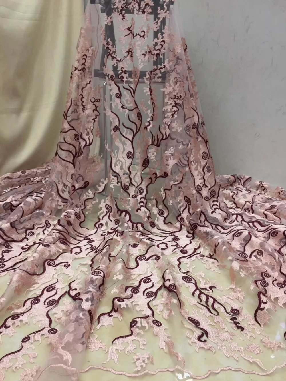 new latest SYJ-4927 nigerian french mech lace fabric Embroidered High Quality African Lace Fabric
new latest SYJ-4927 nigerian french mech lace fabric Embroidered High Quality African Lace Fabric