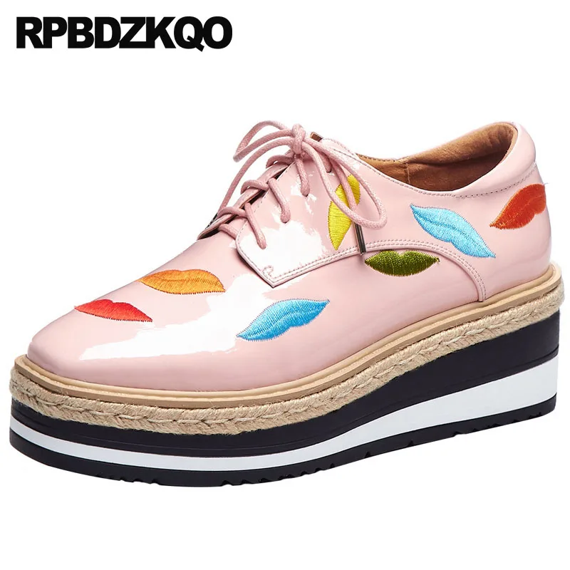 platform real leather hemp pink women wedge chinese embroidered shoes patent square toe british style latest creepers embroidery
platform real leather hemp pink women wedge chinese embroidered shoes patent square toe british style latest creepers embroidery