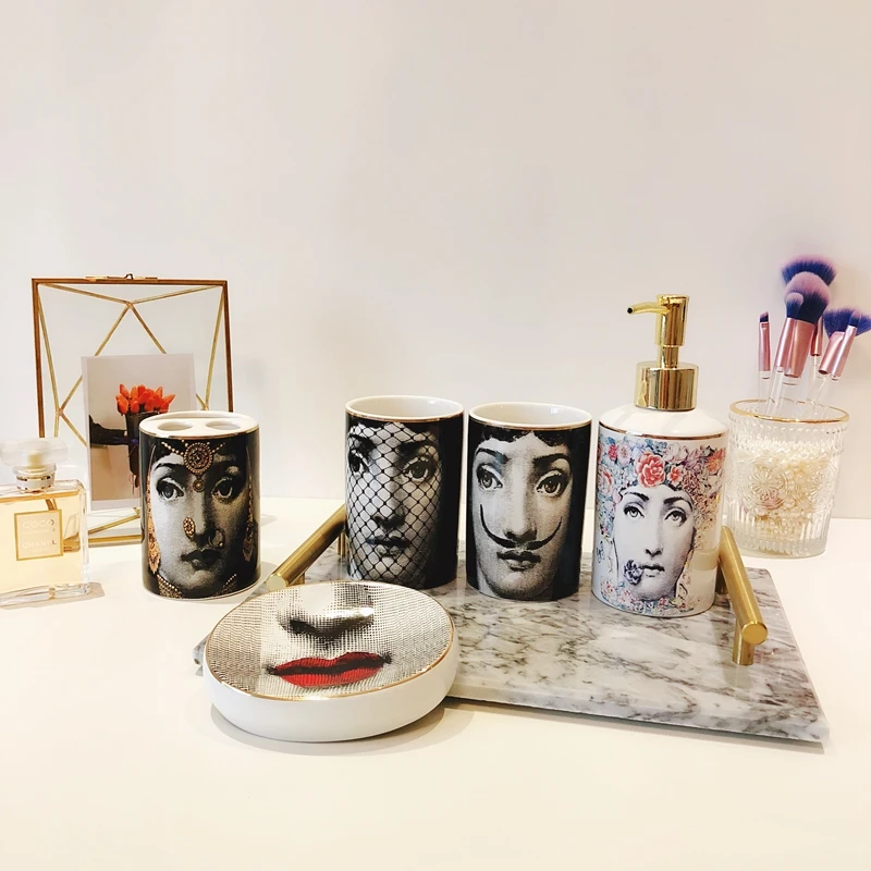 5pcs/Set Milan Style Fornasetti Toothbrush Tumblers Soap Dish Bath Bottle Shampoo Bottle Noble Bathroom Supplies Bar Hotel Use
5pcs/Set Milan Style Fornasetti Toothbrush Tumblers Soap Dish Bath Bottle Shampoo Bottle Noble Bathroom Supplies Bar Hotel Use
