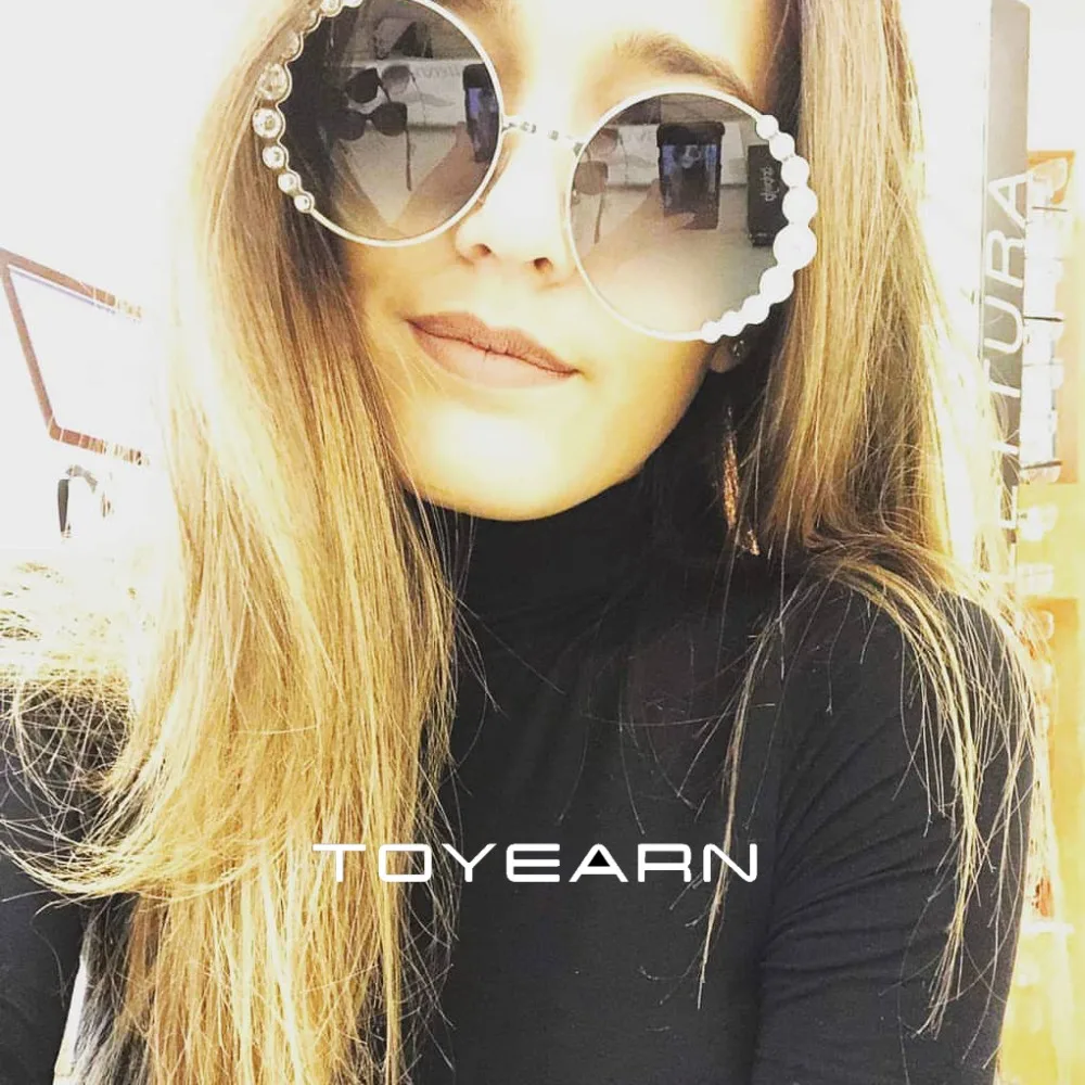 TOYEARN 2019 New Luxury Brand Designer Fashion Ladies Oversized Round Sunglasses Women Big Pearl Frame Sun Glasses For Female
TOYEARN 2019 New Luxury Brand Designer Fashion Ladies Oversized Round Sunglasses Women Big Pearl Frame Sun Glasses For Female