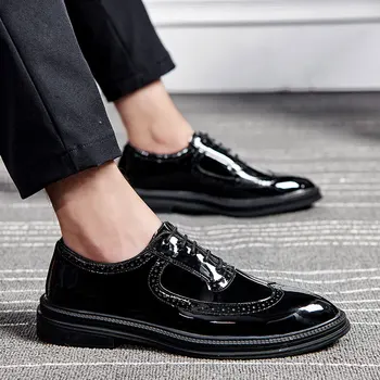 new fashion men business wedding dresses patent leather carved bullock shoes lace-up oxfords shoe brogue sneaker man chaussures
new fashion men business wedding dresses patent leather carved bullock shoes lace-up oxfords shoe brogue sneaker man chaussures