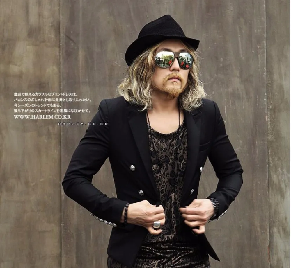 New men red small suit tide double-breasted casual Slim short jacket fashion small Blazers hairstylist nightclub singer costumes
New men red small suit tide double-breasted casual Slim short jacket fashion small Blazers hairstylist nightclub singer costumes