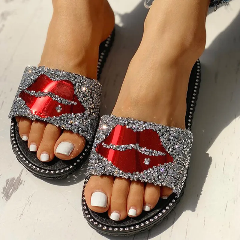 New Women Bling Lips Sequined Cloth Summer Slippers Ladies Flat Comfort Casual Beach Shoes Female Slip On Fashion Footwear
New Women Bling Lips Sequined Cloth Summer Slippers Ladies Flat Comfort Casual Beach Shoes Female Slip On Fashion Footwear