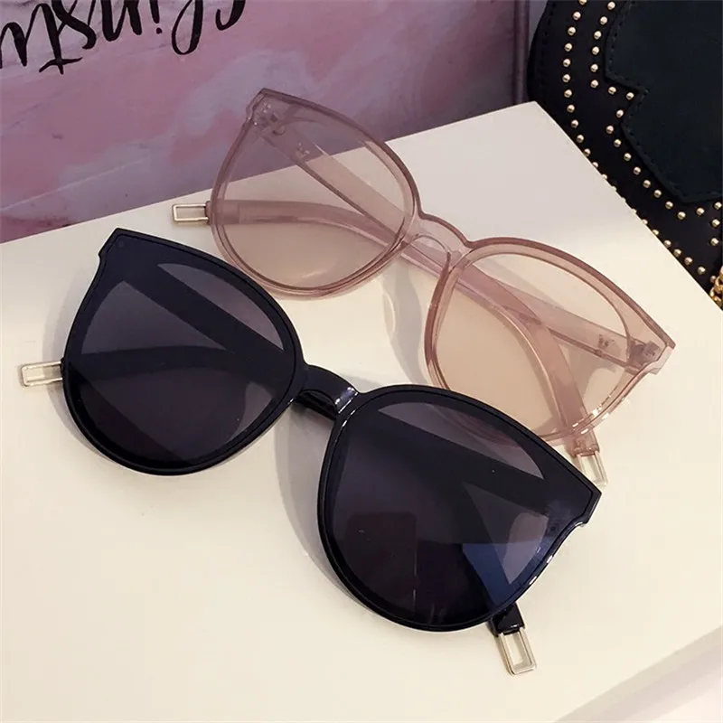 HUITUO 2017 Retro Fashion Ocean Lens Round Sun Glasses for Women Men Brand Designer Sunglasses Female Oval Spectacles Eyewear
HUITUO 2017 Retro Fashion Ocean Lens Round Sun Glasses for Women Men Brand Designer Sunglasses Female Oval Spectacles Eyewear