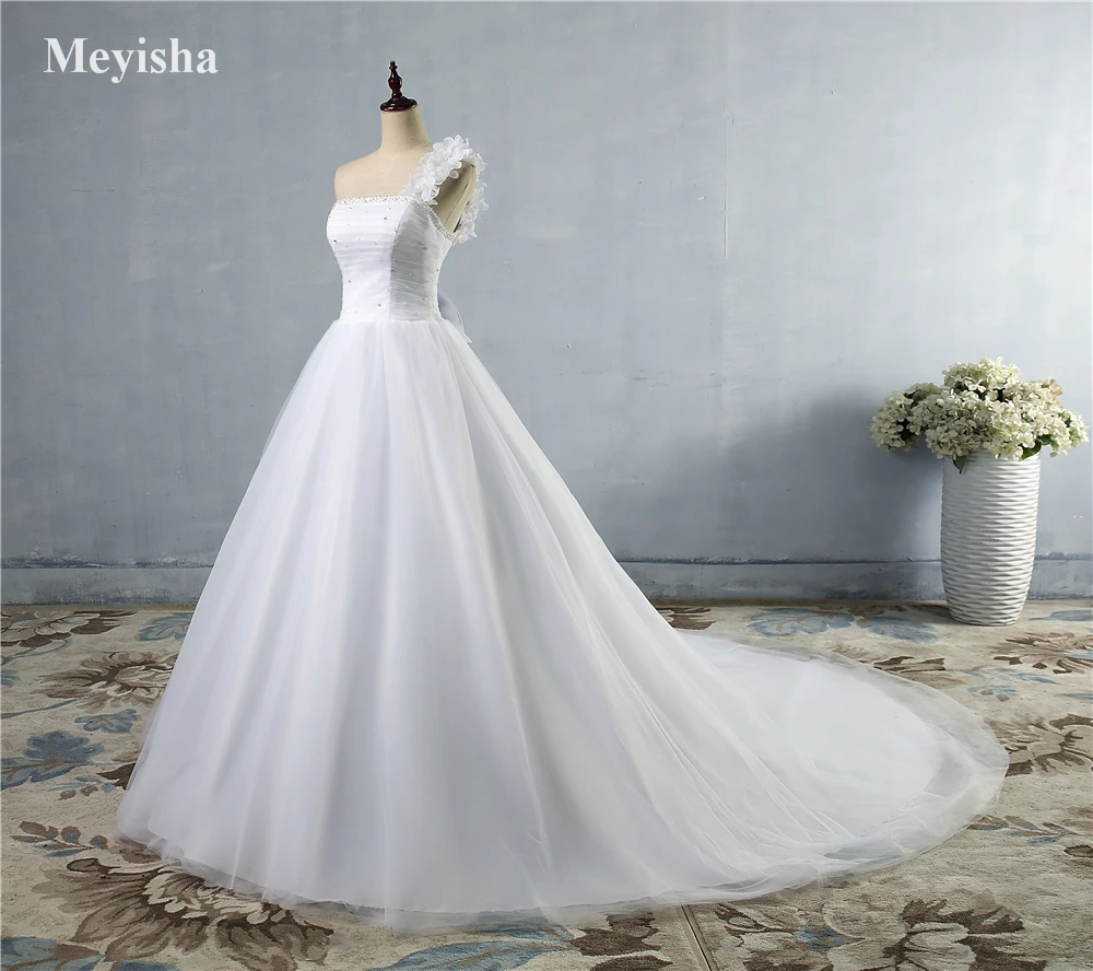 ZJ9063 New Design A-Line Lace One Shoulder Wedding Dresses 2019 Beaded Sash Backless Sexy Vintage Bride Gowns
ZJ9063 New Design A-Line Lace One Shoulder Wedding Dresses 2019 Beaded Sash Backless Sexy Vintage Bride Gowns