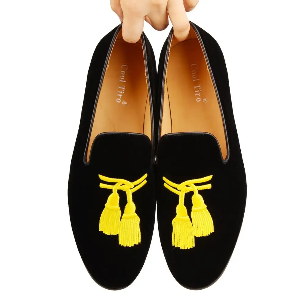 Men velvet slippers Loafers Embroidered (1)