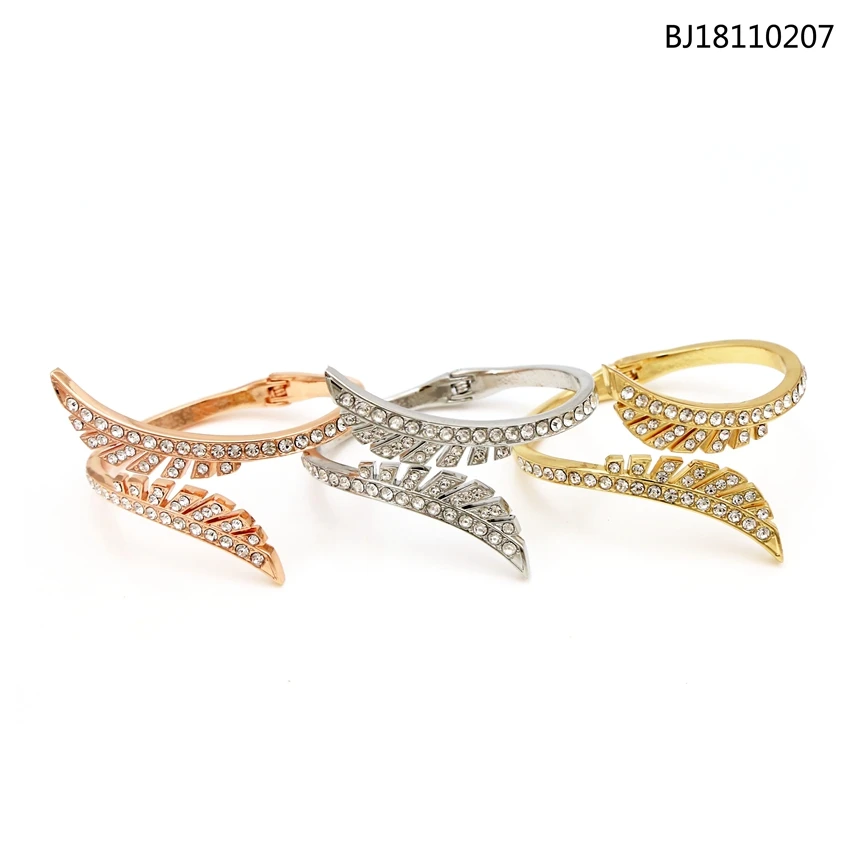 YULAILI New Arrival Unique Design Three Stones Wedding Party Bracelet Bangles Sets in Rose/Silver/Gold Color
YULAILI New Arrival Unique Design Three Stones Wedding Party Bracelet Bangles Sets in Rose/Silver/Gold Color