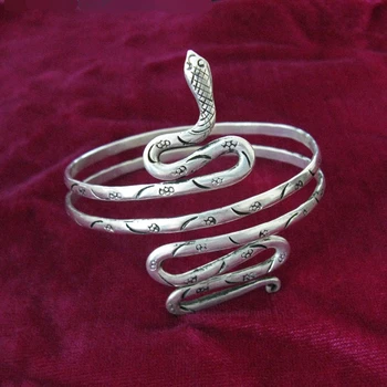 Chinese 100/% handmade Miao jewelry hand Miao silver bracelet arm ring plate snake bracelet
Chinese 100/% handmade Miao jewelry hand Miao silver bracelet arm ring plate snake bracelet