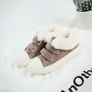 2018 winter new fashion simple solid color plush decoration plus velvet warm flat casual shoes.
2018 winter new fashion simple solid color plush decoration plus velvet warm flat casual shoes.
