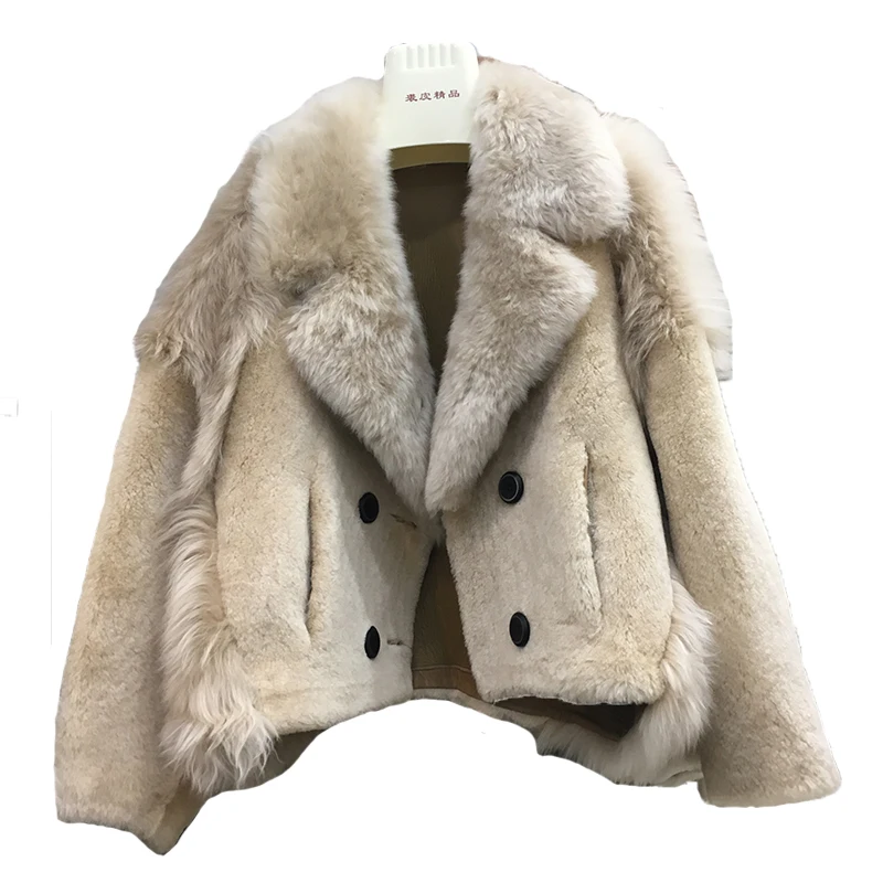 women real sheep fur jacket turn down collar 2018 new fashion bating sleeve lady female winter warm thick turn down collar coat
women real sheep fur jacket turn down collar 2018 new fashion bating sleeve lady female winter warm thick turn down collar coat