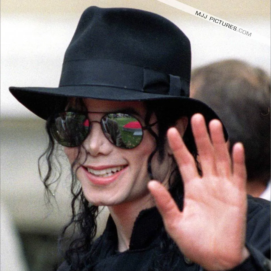 WOW 2pcs MICHAEL JACKSON White&Black Hats Fedora Smooth Criminal&Billie Jean Classic Fedora with name
WOW 2pcs MICHAEL JACKSON White&Black Hats Fedora Smooth Criminal&Billie Jean Classic Fedora with name
