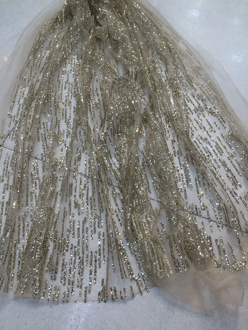 Z-han31711 with glitter Embroidered Mesh Lace Fabric Popular African Lace French Net Lace Fabric High Quality
Z-han31711 with glitter Embroidered Mesh Lace Fabric Popular African Lace French Net Lace Fabric High Quality