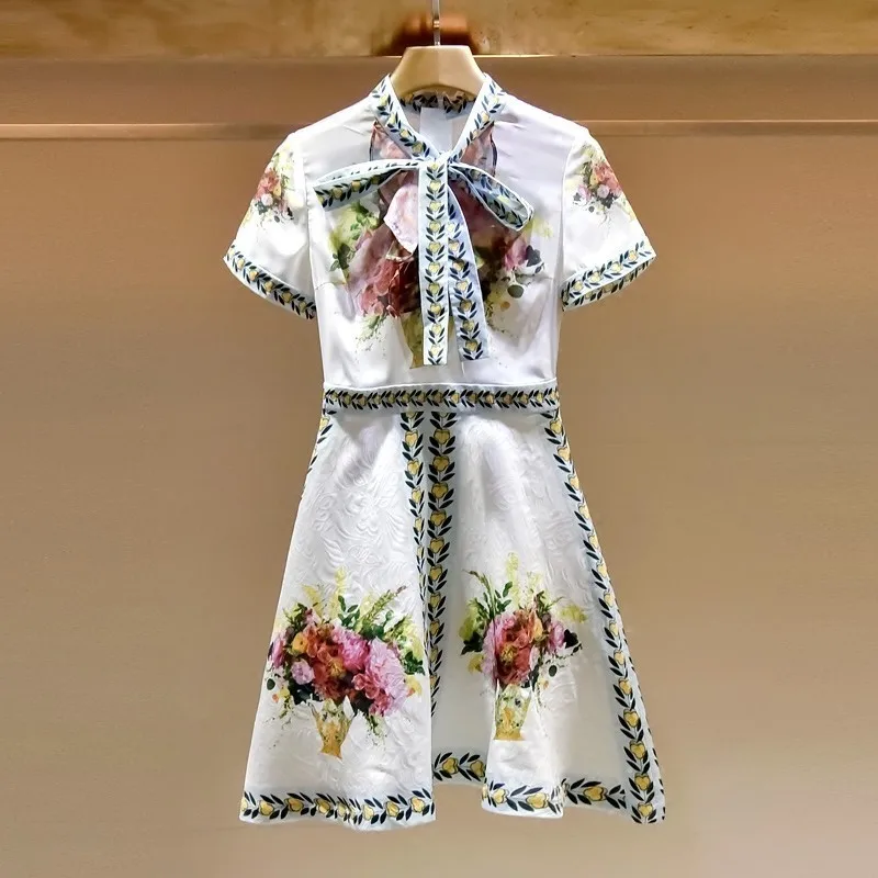 Runway Dress 2020 Women Summer Short Sleeve Robe Femme High Quality Floral Print Designers Elegant Bow Party Mini Dress Vestidos
Runway Dress 2020 Women Summer Short Sleeve Robe Femme High Quality Floral Print Designers Elegant Bow Party Mini Dress Vestidos