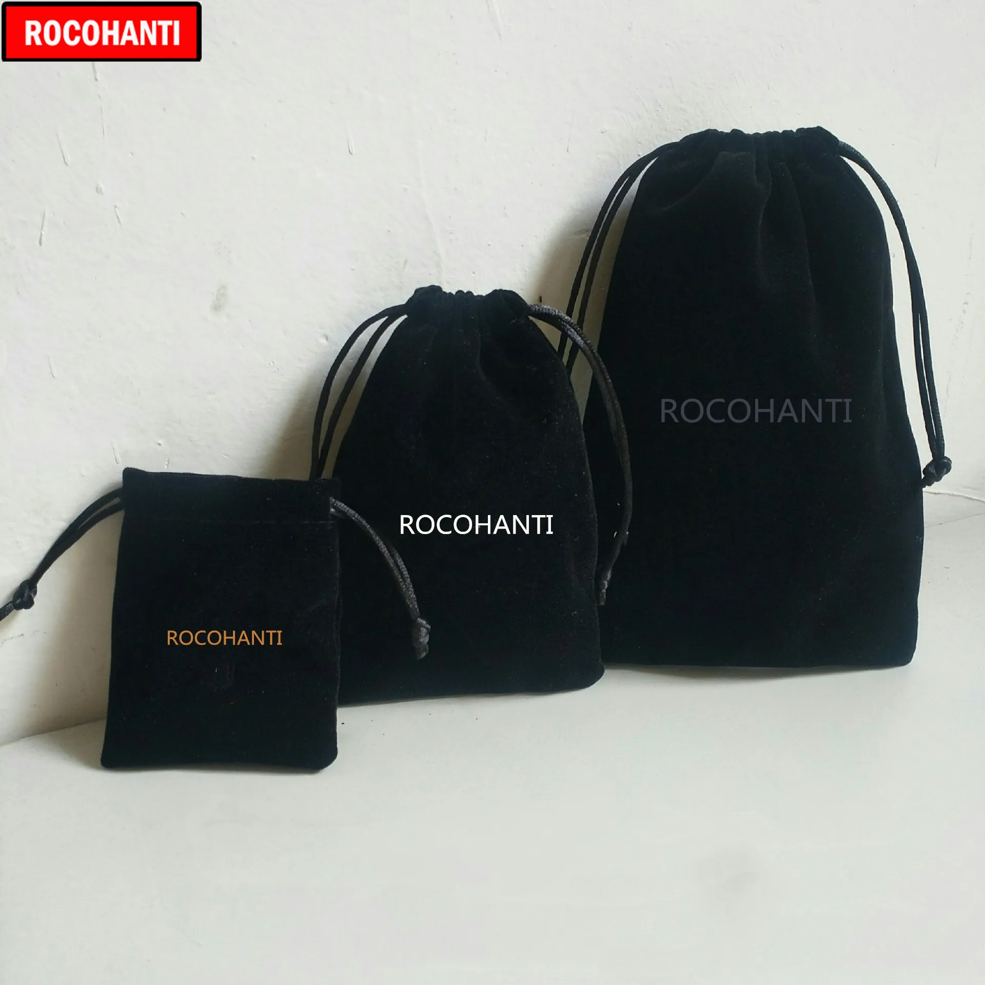 50pcs Custom Black Velvet Drawstring Pouch Bag for Mobile Phone & Cell Phone Storage Packaging
50pcs Custom Black Velvet Drawstring Pouch Bag for Mobile Phone & Cell Phone Storage Packaging