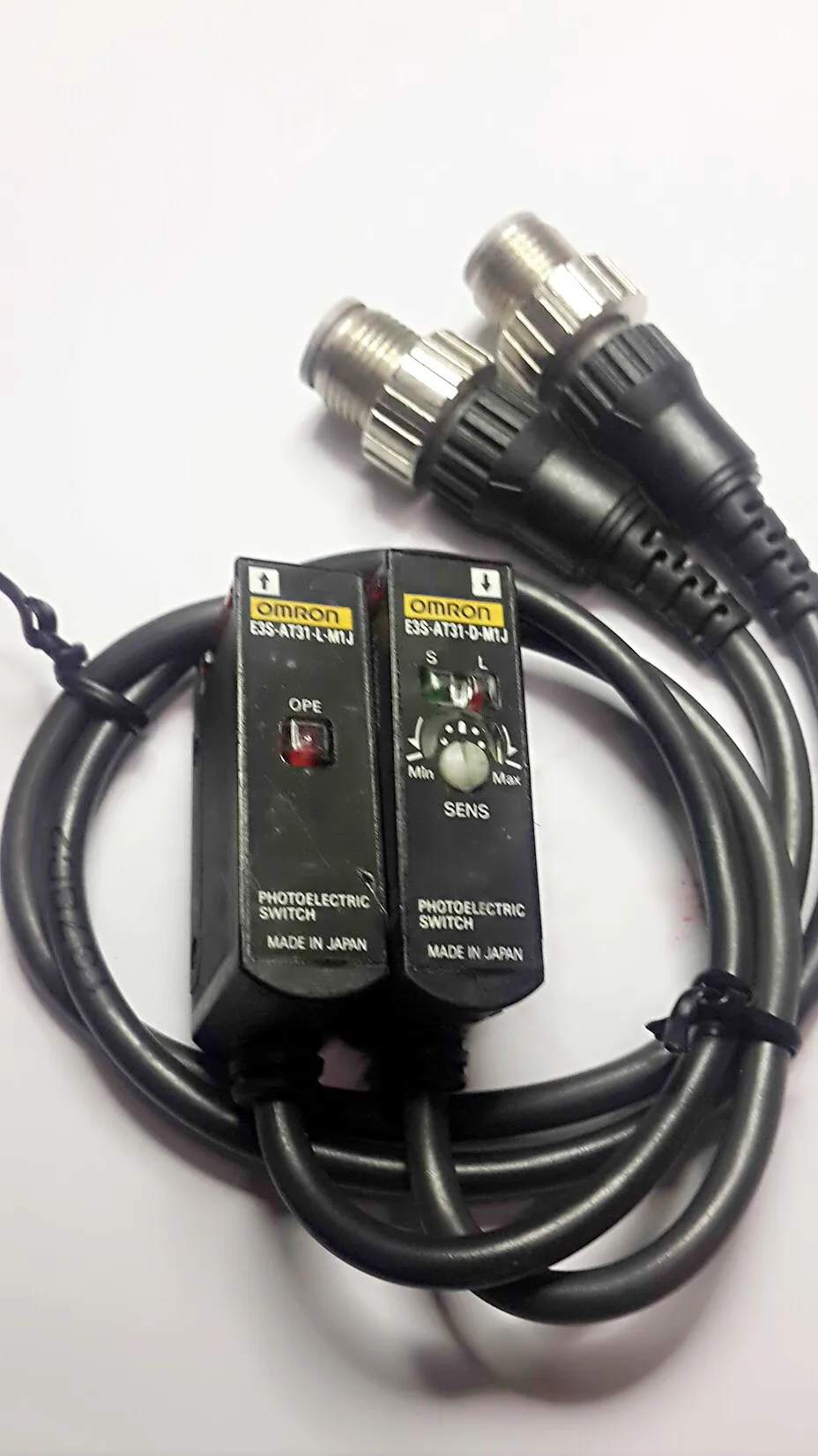 Authentic original * * E3S - AT31 - M1J photoelectric -s