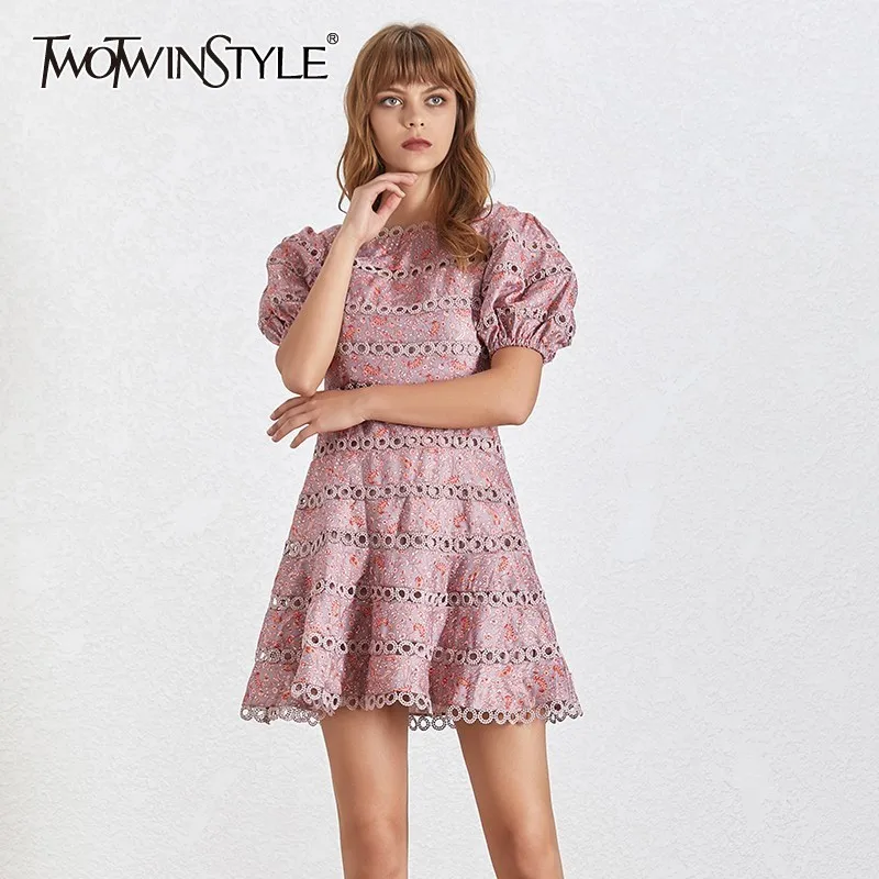 TWOTWINSTYLE Vintage Print Dress For Women O Neck Puff Shoulder High Waist Hollow Out Mini Dresses Female Fashion Summer 2019
TWOTWINSTYLE Vintage Print Dress For Women O Neck Puff Shoulder High Waist Hollow Out Mini Dresses Female Fashion Summer 2019