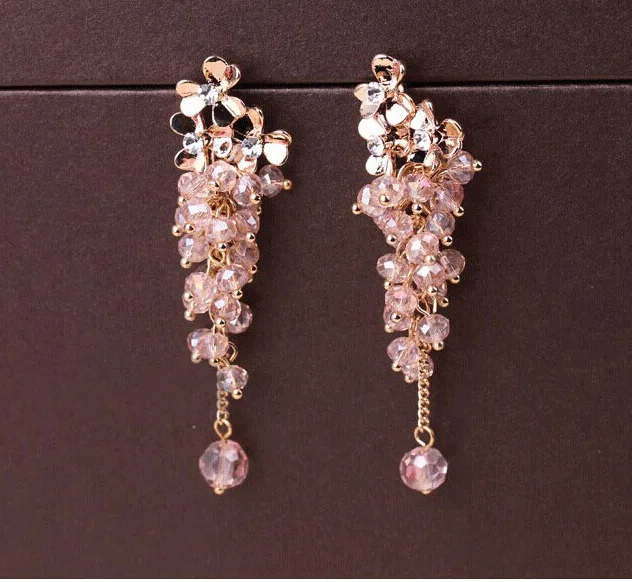 High Quality Fashion Women Crystal Tassel Earrings Trendy Designer Beaded Floral Drop Earrings
High Quality Fashion Women Crystal Tassel Earrings Trendy Designer Beaded Floral Drop Earrings