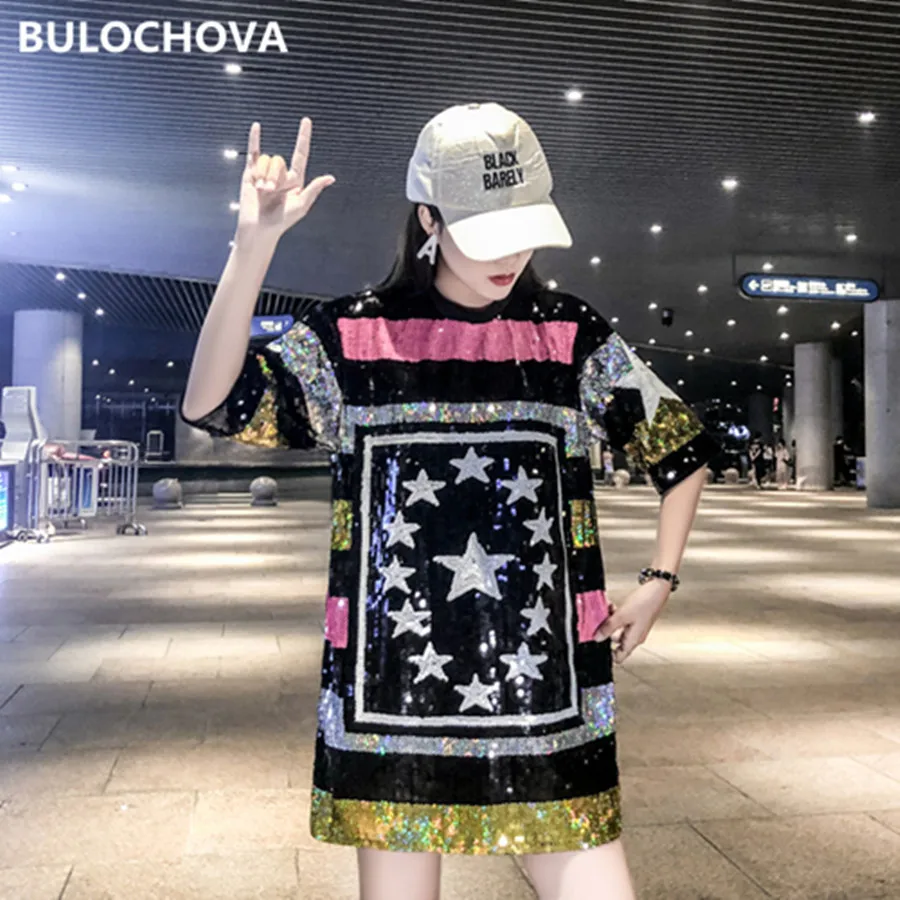 2023 New Summer Print Sequins Club Dance Costumes Sequin Long T-Shirt Streetwear Loose Straight Casual Graphic Tops Femmes
2023 New Summer Print Sequins Club Dance Costumes Sequin Long T-Shirt Streetwear Loose Straight Casual Graphic Tops Femmes