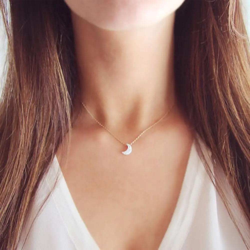 Cute Small Moon Pendant Necklace for Women Gold Color Chain Choker Necklace Bohemian Collar Jewelry Christmas Gift femme
Cute Small Moon Pendant Necklace for Women Gold Color Chain Choker Necklace Bohemian Collar Jewelry Christmas Gift femme