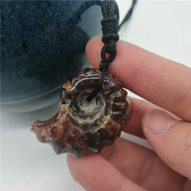 Natural stone pendant pendulum Spot color screw Jurassic snail pendants Green twine chakra pendule suspension
Natural stone pendant pendulum Spot color screw Jurassic snail pendants Green twine chakra pendule suspension