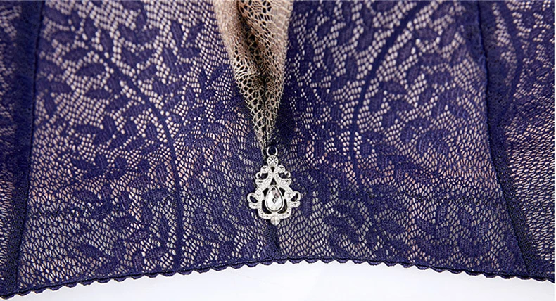 4648297072_955578282