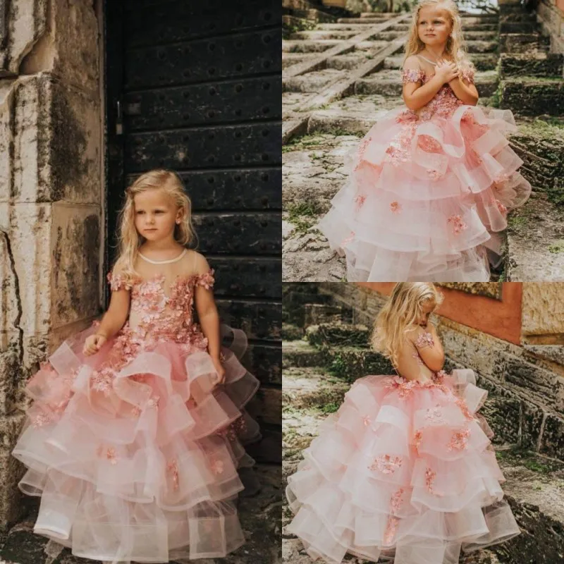 2019 Custom Made Flower Girl Dresses Tiered Ruffles Short Sleeve Lace Appliques Girls Communion Dress vestidos de fiesta
2019 Custom Made Flower Girl Dresses Tiered Ruffles Short Sleeve Lace Appliques Girls Communion Dress vestidos de fiesta