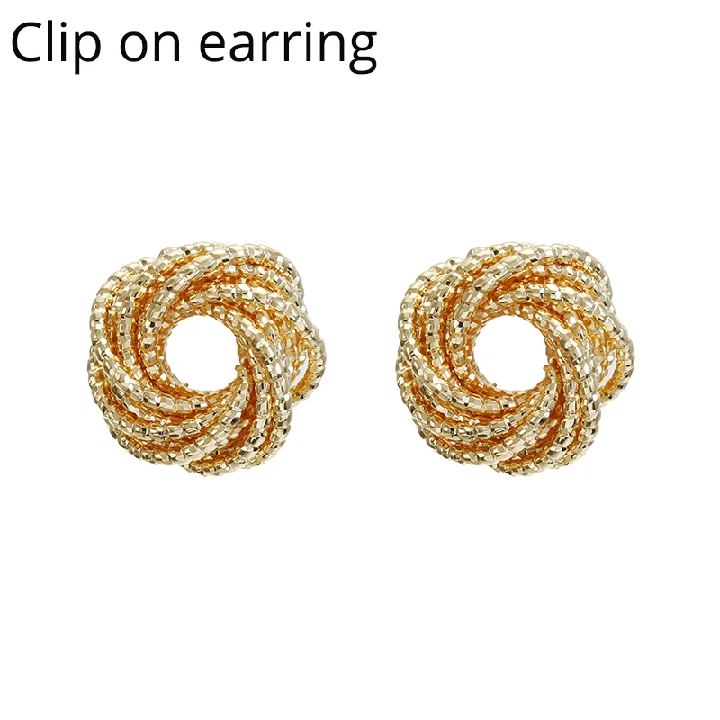 2019 New Fashion ZA Clip on Earrings Non Pierced Ear Clips Gold Silver Round Metal Vintage Earring for Women Party Jewelry Gift
2019 New Fashion ZA Clip on Earrings Non Pierced Ear Clips Gold Silver Round Metal Vintage Earring for Women Party Jewelry Gift