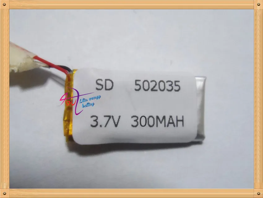A product factory direct pure cobalt lithium polymer lithium battery 502035 300mah high cycle
A product factory direct pure cobalt lithium polymer lithium battery 502035 300mah high cycle