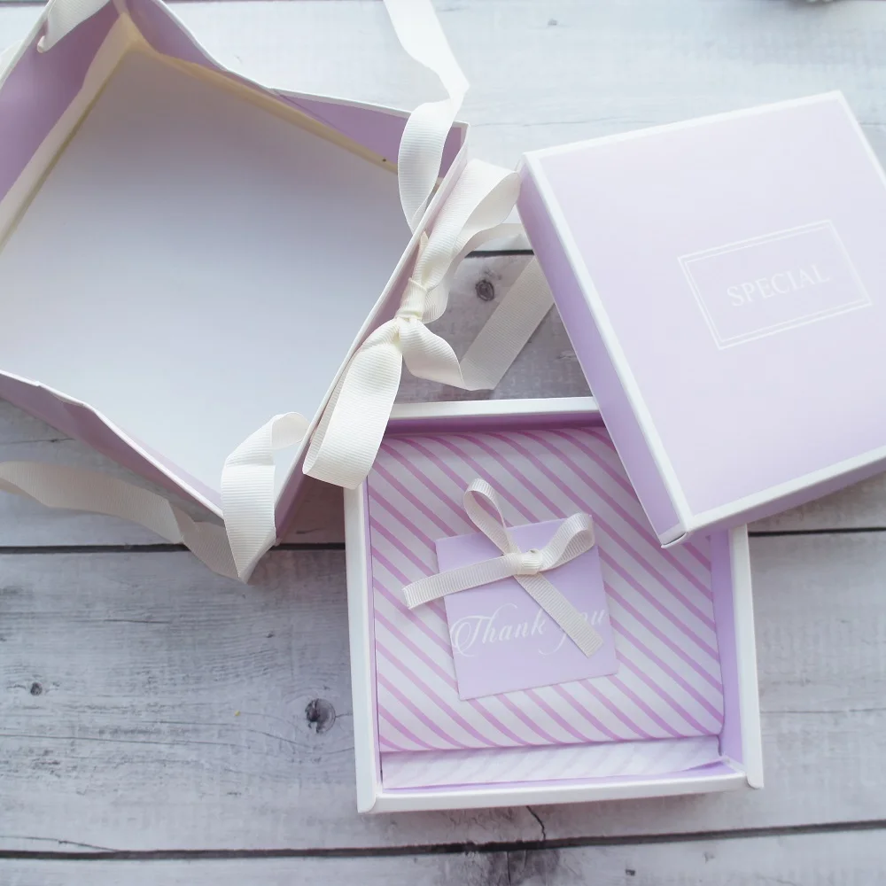 1 set sweet paper box (box+paper+bag+tag) light purple line gift paper box for wedding Christmas party birthday chocolate
1 set sweet paper box (box+paper+bag+tag) light purple line gift paper box for wedding Christmas party birthday chocolate