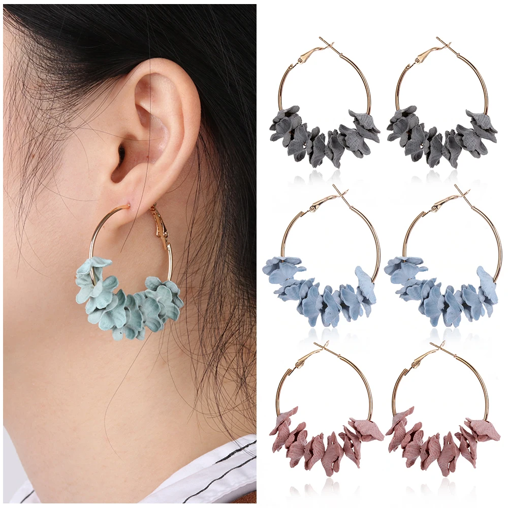1Pair Elegant Fabric Flower Hoop Earrings Sweety Colourful Petal Alloy Gold Ear Circle Round Earrings Charm Brinco Women Jewelry
1Pair Elegant Fabric Flower Hoop Earrings Sweety Colourful Petal Alloy Gold Ear Circle Round Earrings Charm Brinco Women Jewelry