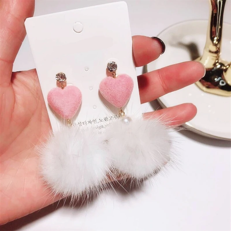New Cute Korean Mink hair ball Velvet Heart Drop Earrings for Women Girl Simulated Pearl Crystal Dangle Earring Pendiente Jewelr
New Cute Korean Mink hair ball Velvet Heart Drop Earrings for Women Girl Simulated Pearl Crystal Dangle Earring Pendiente Jewelr