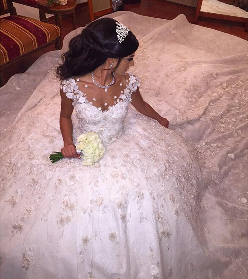 Robe de mariage Luxury Ball Gown Lace Wedding Dresses 2019 Cathedral Train Beaded Vestido de noiva Plus Size Flower Bridal Gowns
Robe de mariage Luxury Ball Gown Lace Wedding Dresses 2019 Cathedral Train Beaded Vestido de noiva Plus Size Flower Bridal Gowns