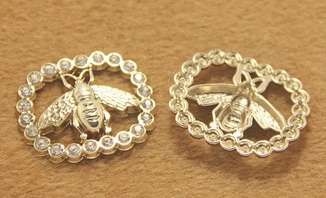 10 pieces New fashion gold bee metal Rhinestone jacket buttons Accessories Overcoat coat Sweater shirt Button 30mm Free shipping
10 pieces New fashion gold bee metal Rhinestone jacket buttons Accessories Overcoat coat Sweater shirt Button 30mm Free shipping