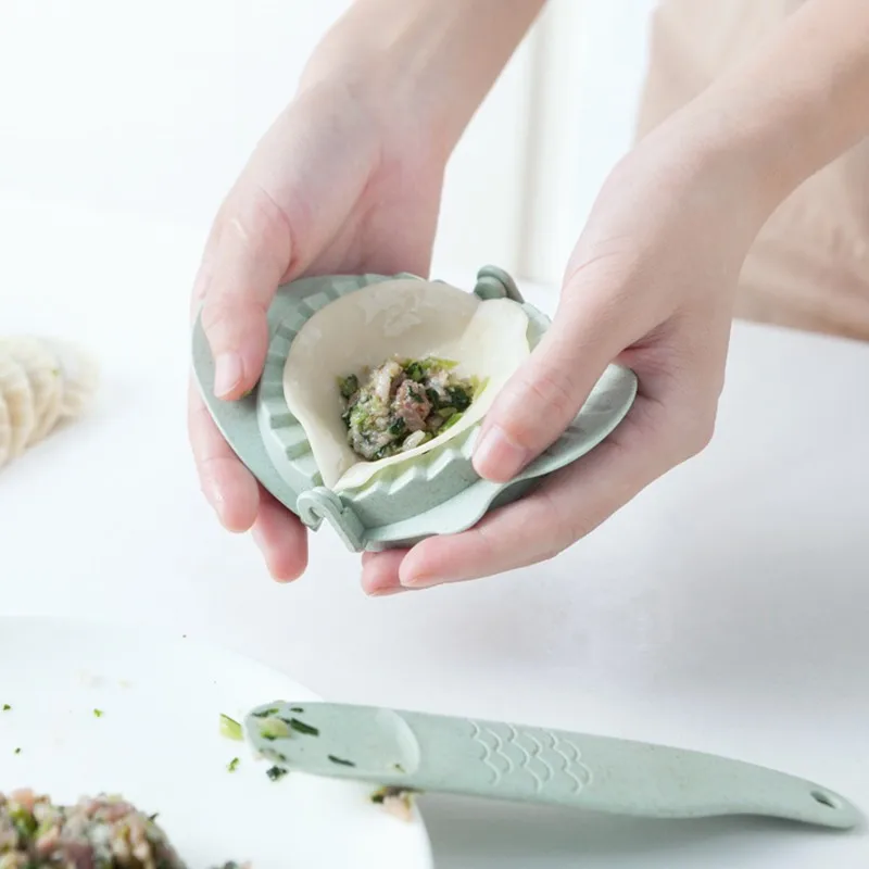 Fish shape Dumpling Molds Household Dumpling Machine Creative Kitchen Supplies Dumpling Maker Gyoza Mold Tool a Stuffing Spoon
Fish shape Dumpling Molds Household Dumpling Machine Creative Kitchen Supplies Dumpling Maker Gyoza Mold Tool a Stuffing Spoon