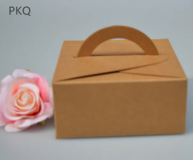 20pcs/lot 14*14*6.5cm Square Kraft Paper Cake Box With Handle Birthday Wedding Candy Box Party Gift Packing Box
20pcs/lot 14*14*6.5cm Square Kraft Paper Cake Box With Handle Birthday Wedding Candy Box Party Gift Packing Box