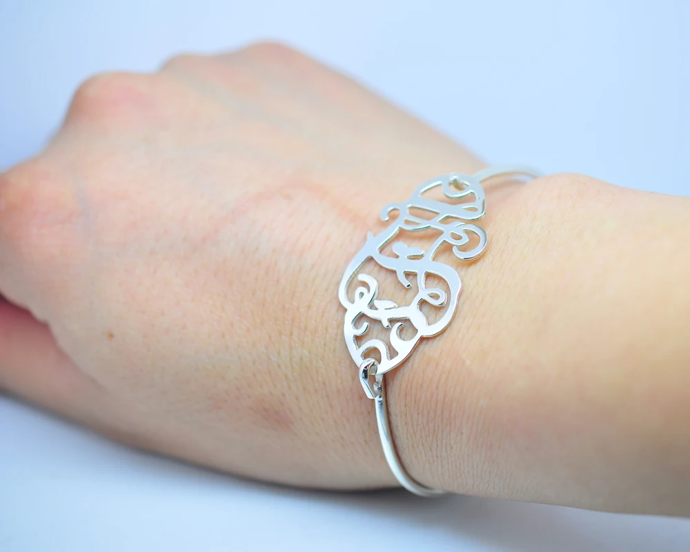 Wholesale Personalized Monogram Bangle Sterling Silver Custom Hand Cut 3 Initial OL Nameplate Bracelet Design Christmas Gift
Wholesale Personalized Monogram Bangle Sterling Silver Custom Hand Cut 3 Initial OL Nameplate Bracelet Design Christmas Gift