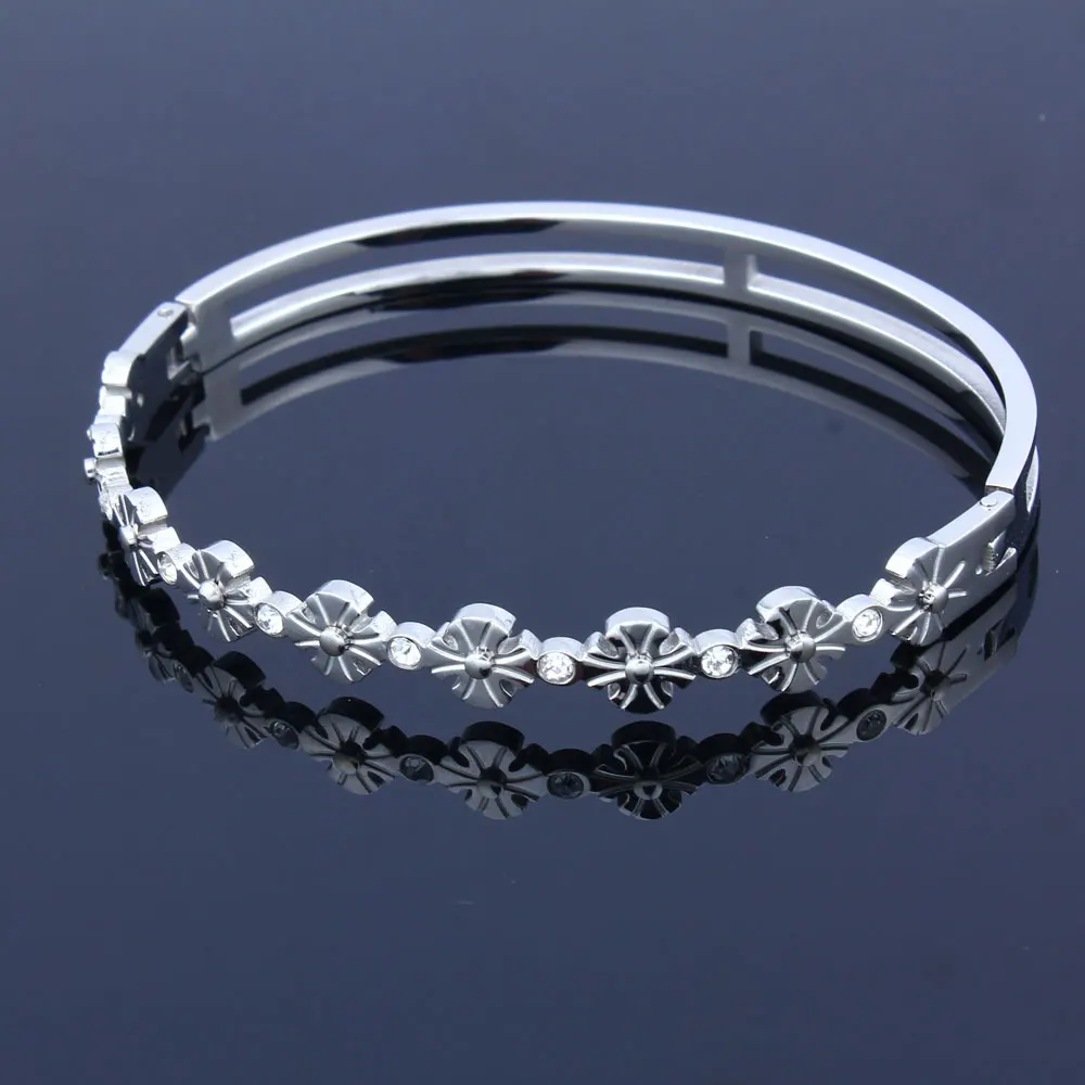 OUFEI Bracelets Bangles Stainless Steel Bracelet For Women Metal Bracelet Flower Crystal Bangle Luxury New Fashion Jewellery
OUFEI Bracelets Bangles Stainless Steel Bracelet For Women Metal Bracelet Flower Crystal Bangle Luxury New Fashion Jewellery