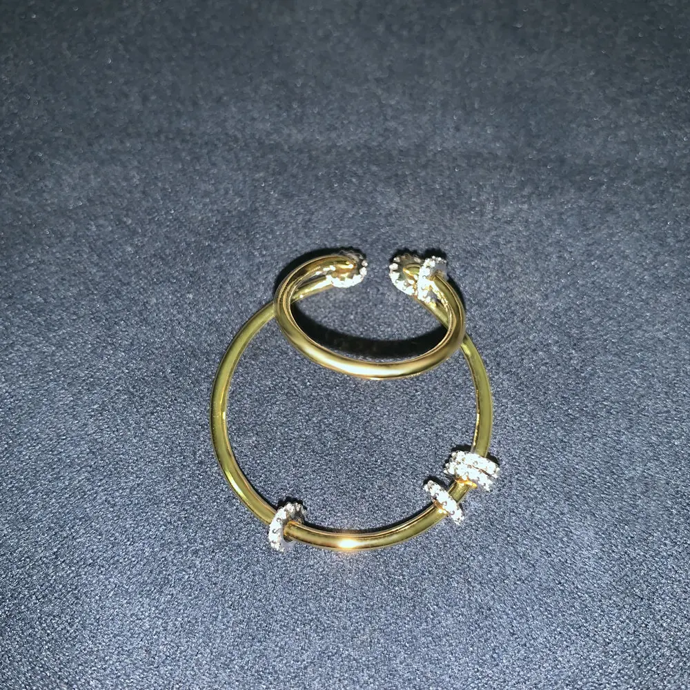 INS-APM June New Earrings Female Single Golden Ring Ear Clip Ear Button French Lightweight Luxury Silver Jewelry High
INS-APM June New Earrings Female Single Golden Ring Ear Clip Ear Button French Lightweight Luxury Silver Jewelry High