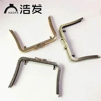 5pcs20*13cm Square Bronze Light Gold Silver Metal DIY Clutch Purse Frame Kiss Clasp Clutch Coins Purse Handbag Handle Bag Frame
5pcs20*13cm Square Bronze Light Gold Silver Metal DIY Clutch Purse Frame Kiss Clasp Clutch Coins Purse Handbag Handle Bag Frame