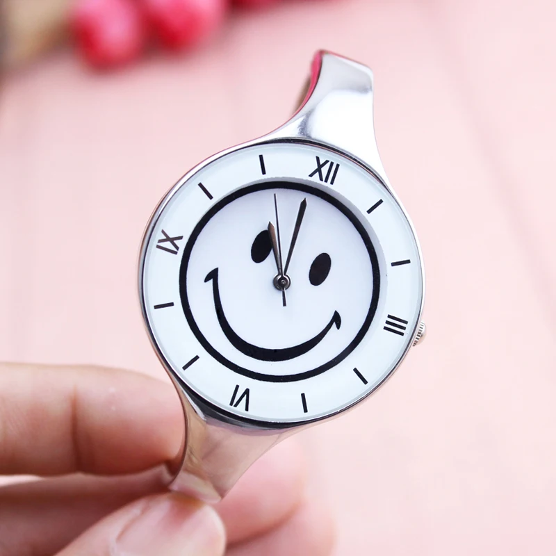 2018 new women girls quartz bracelet watches ladies smile Roman character waterproof female clock relogio feminino watches
2018 new women girls quartz bracelet watches ladies smile Roman character waterproof female clock relogio feminino watches