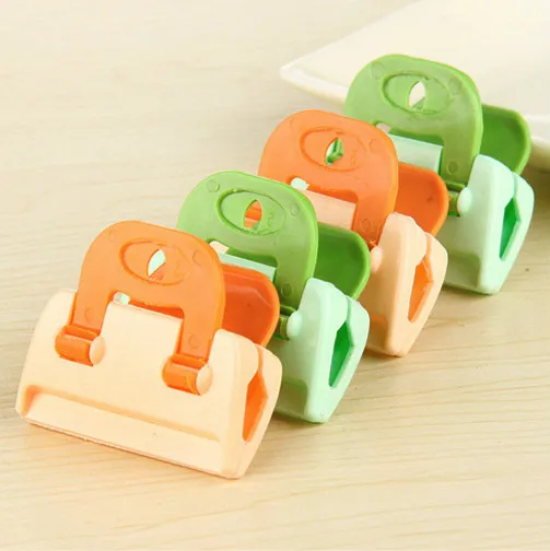 4Pcs/Lot Food Tea Fresh Sealing Bag Clip Plastic Sealed Folder Storage Seal Bags Clips Keeping Food Fresh Kitchen Tools
4Pcs/Lot Food Tea Fresh Sealing Bag Clip Plastic Sealed Folder Storage Seal Bags Clips Keeping Food Fresh Kitchen Tools